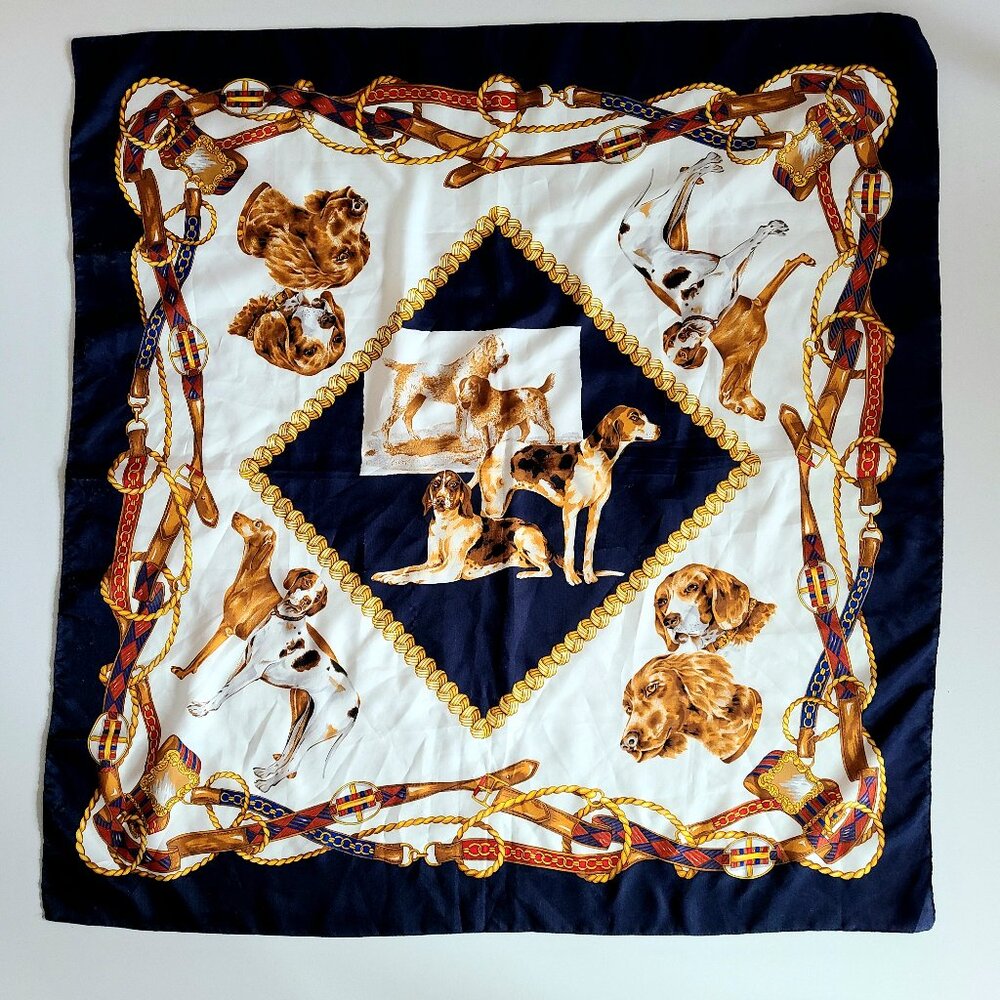 Scarf with dogs theme.